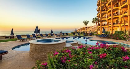 Surf/Beach Lovers Paradise @ Las Olas, Remodeled 2BR Steps from the Sand/Pool