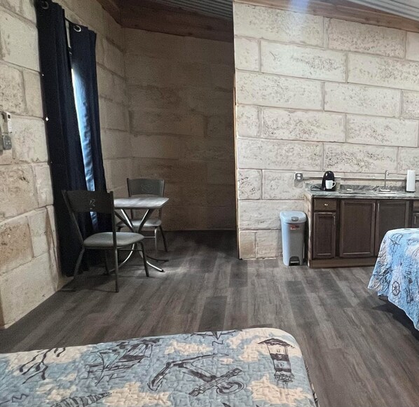 1 quarto, cofres nos quartos, berço de viagem, Wi-Fi de cortesia