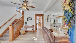 Smart TV - -RARE- In-Village rental! 4-Bedrooms w HOT TUB & AC
 (Ellicottville)