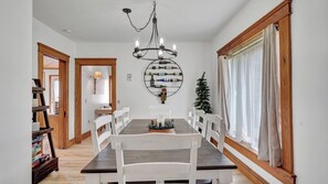 Dining - -RARE- In-Village rental! 4-Bedrooms w HOT TUB & AC
 (Ellicottville)