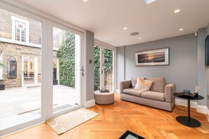 Hus – basic, flere senger | Oppholdsområde | TV