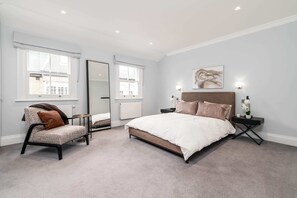 Basic House, Multiple Beds | 4 bedrooms, laptop workspace, bed sheets - Lavish and Luxurious Chelsea Home (London)