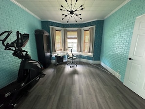 Fitness facility - Grandmillennial one bedroom in Buffalo’s West Side (Buffalo)