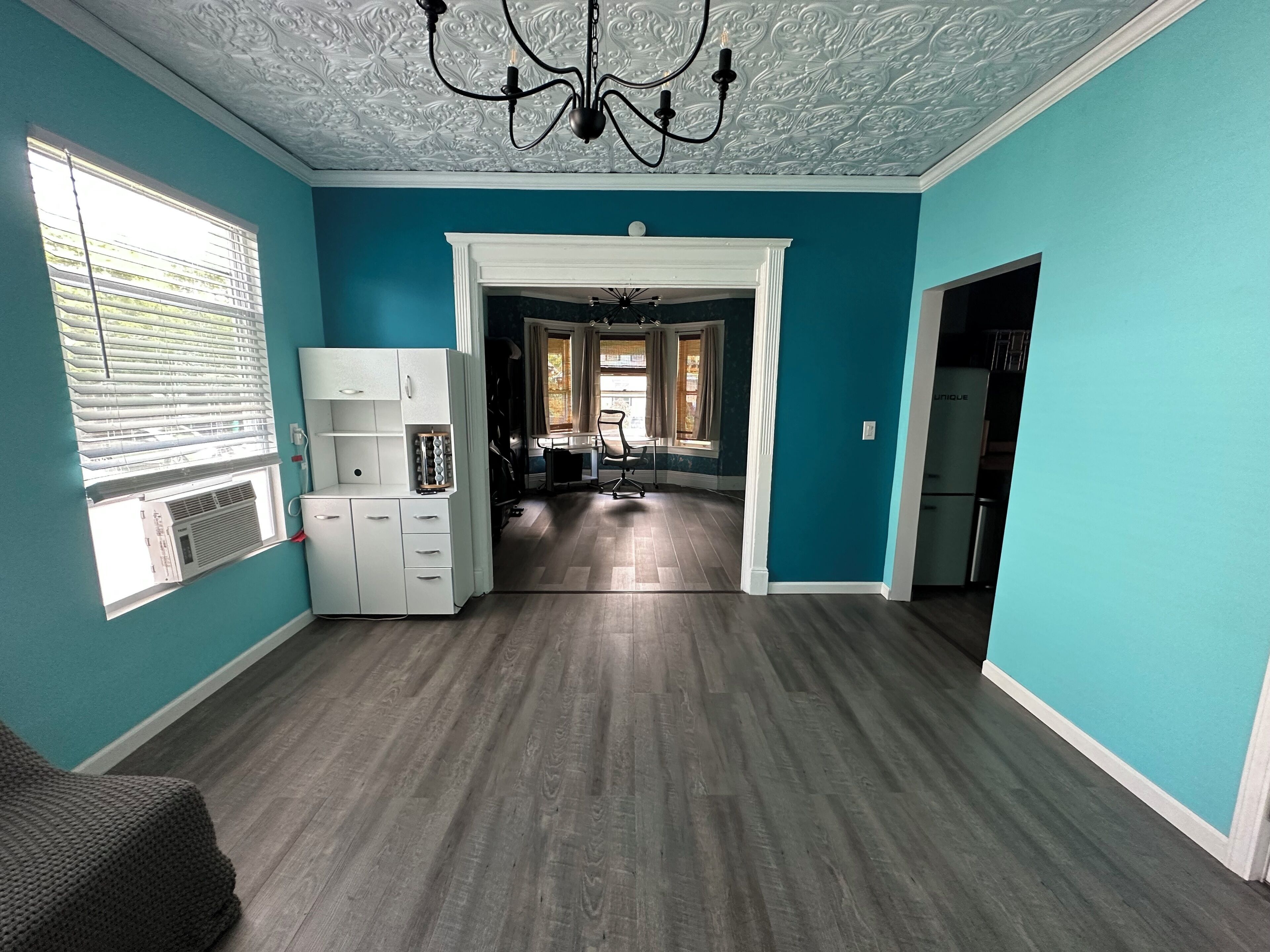 Grandmillennial one bedroom in Buffalo’s West Side