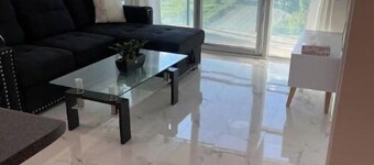Lovely 1 bedroom unit with balcony. Sleeps 1-4