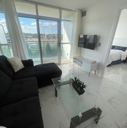 Lovely 1 bedroom unit with balcony. Sleeps 1-4