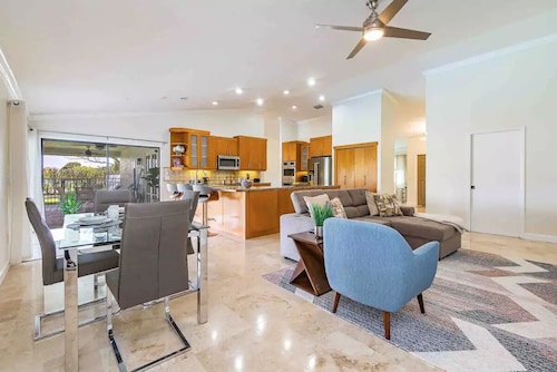 4 BR 3.5 w/pool. Near Delray Beach and Wellington and equestrian communities
