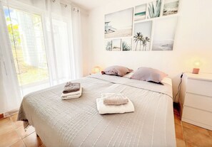 2 bedrooms, in-room safe, iron/ironing board, travel crib - Casa Hibiscus, Plage et Piscine, Baie Orientale (Collectivité de Saint-Martin)