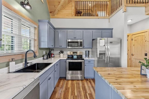 Frigorífic, microones, forn i placa de cuina