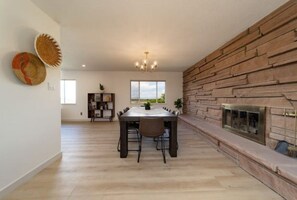 Dining - NEW! Views, Hot Tub & Trails (Grand Junction)