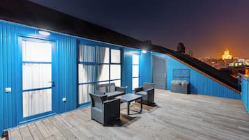 Habitación panorámica con 1 cama doble o 2 individuales | 1 dormitorio, ropa de cama de alta calidad, minibar y caja fuerte