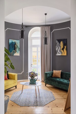 Design-Suite | Hochwertige Bettwaren, Minibar, Zimmersafe, schallisolierte Zimmer