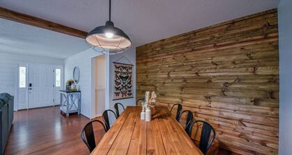 Bama Retreat-sleeps 10-Perfect for Game Days or Vacations