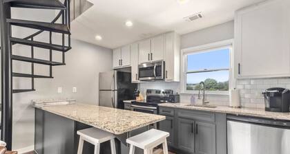 WDE 2 Bedroom Condo - Walk to the big game!