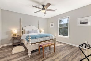 2 bedrooms, iron/ironing board, free WiFi, bed sheets - WDE 2 Bedroom Condo - Walk to the big game! (Auburn)