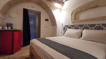 Romantic Double or Twin Room, Hot Tub, Corner | Premium bedding, memory foam beds, free WiFi