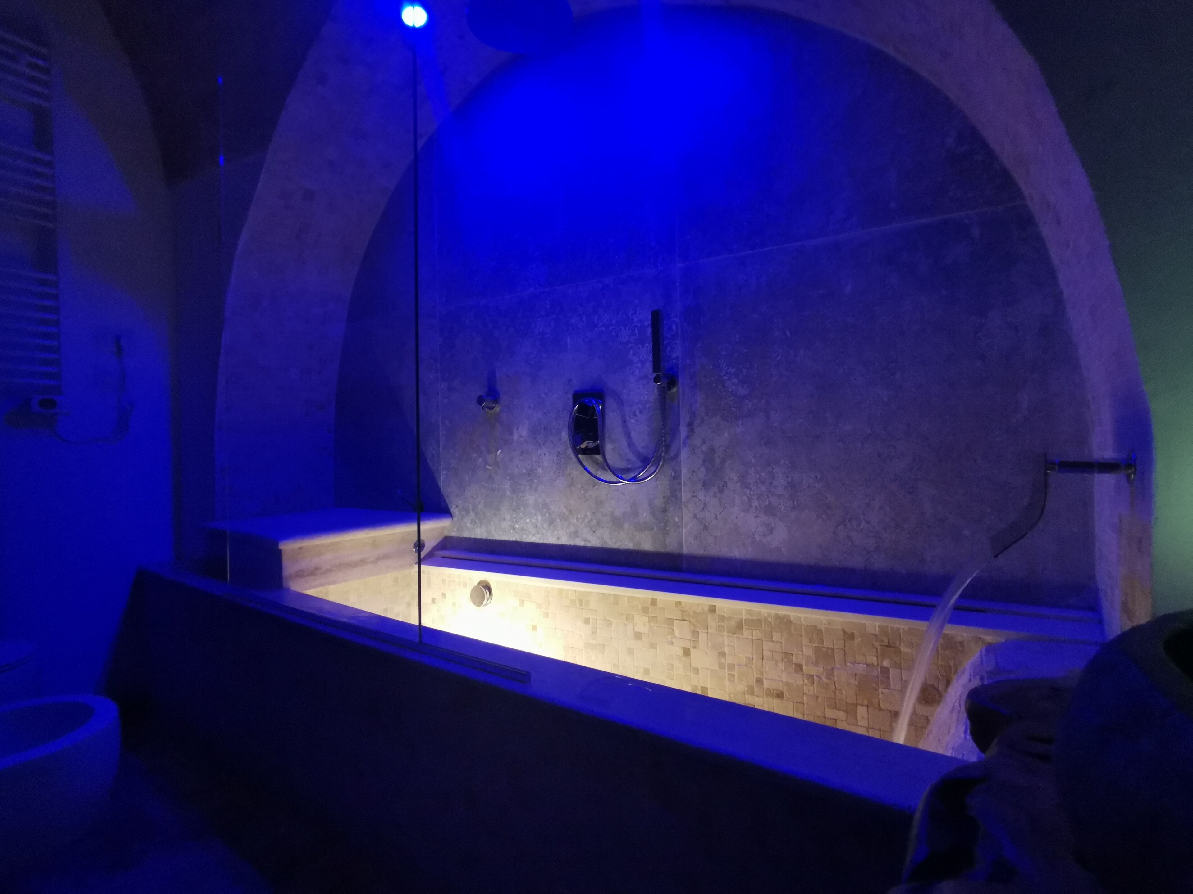 Romantic Double or Twin Room, Hot Tub, Corner | Bathroom | Hair dryer, slippers, bidet, towels