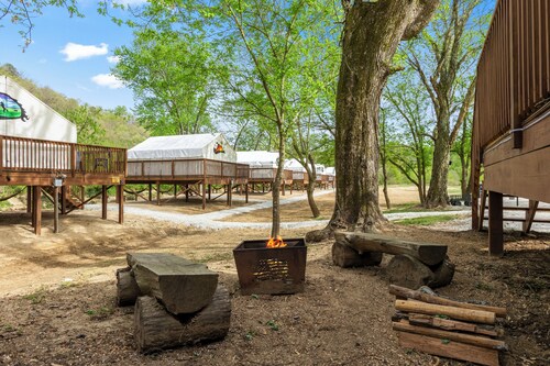 Furnished Glamping Tent/King Bed/Access to the Red River - Elusive Elk - #1