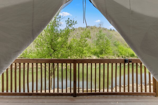 Property grounds - Furnished Glamping Tent/King Bed/Access to the Red River - Hallowed Horse - #2 (Stanton)