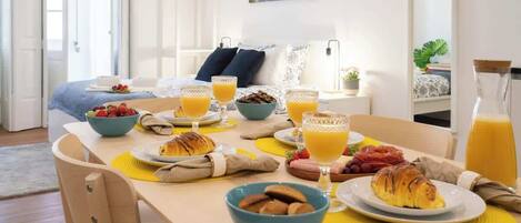 1 bedroom, iron/ironing board, travel cot, WiFi