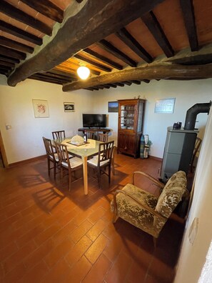 Dining - Country house, with swimming pool and garden with panoramic views (Toscana)