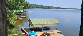 Lakeside Chalet on Beautiful Gantt Lake!