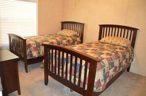 3 عدّة غرف نوم وواي فاي مجانًا وملاءات أسرّة