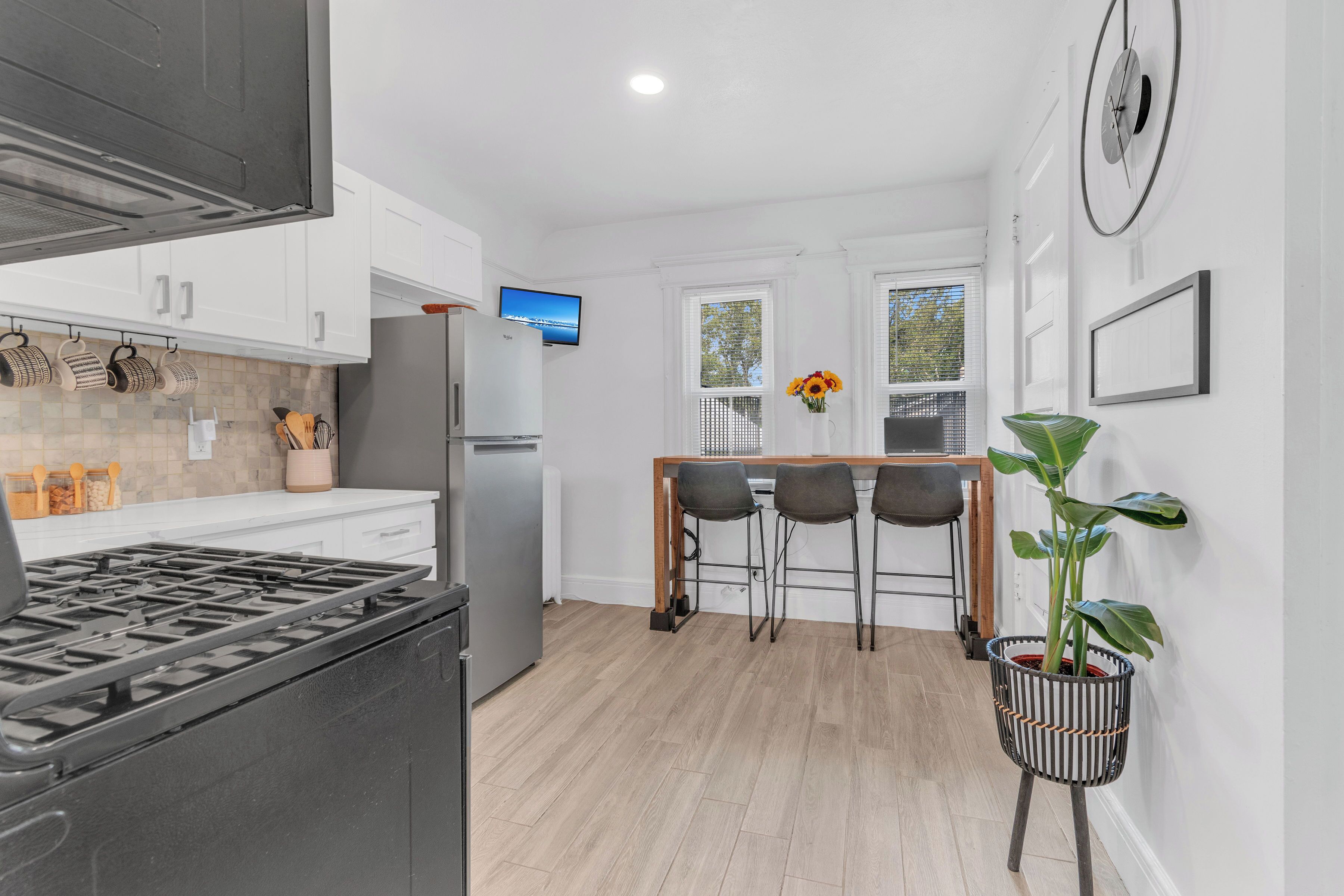 Comfy studio near trains and close to NYC!!