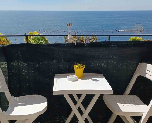 ADM at mom's / Apartment on the sea