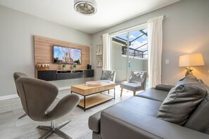 Smart TV, offices - 4 Bedrooms, 3 bathrooms Townhouse (Kissimmee)