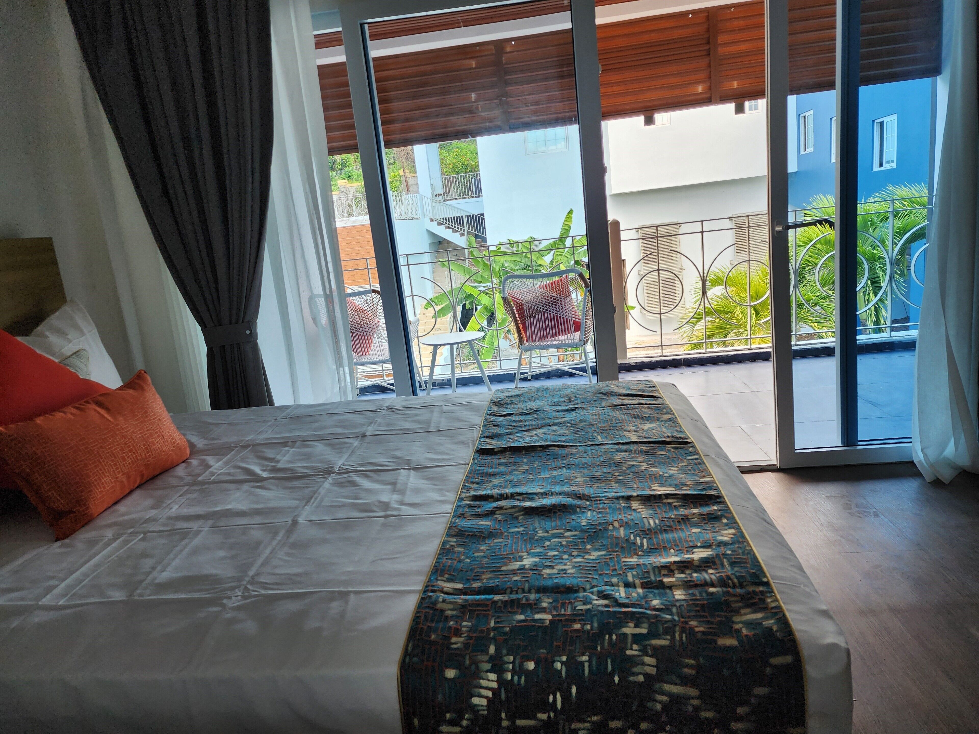 Standard-huone, 1 suuri parisänky, tupakointi kielletty | Ylelliset vuodevaatteet, tallelokero huoneessa