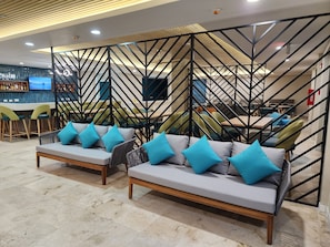 Lobby lounge