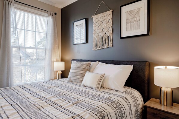 2 soverom, strykejern/-brett, wi-fi og sengetøy