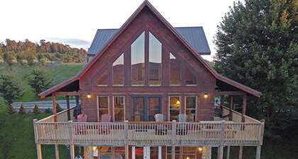 Stunning Views Game Room~4300'~Sleeps 12~Hot Tub~Firepit Table~Hatley Pointe Ski