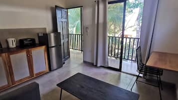 Comfort Studio, Balcony | 1 bedroom, individually decorated, individually furnished