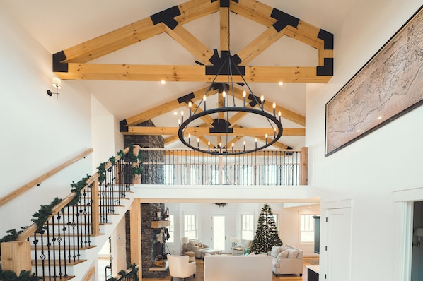 Family House | Living room - Ann Riley Farmhouse Yuba Vineyards (Williamsburg)