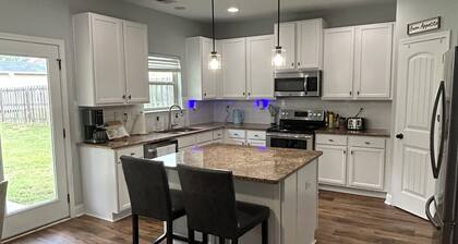 Beautiful newly renovated home, Conveniently located, Great for The Masters.
