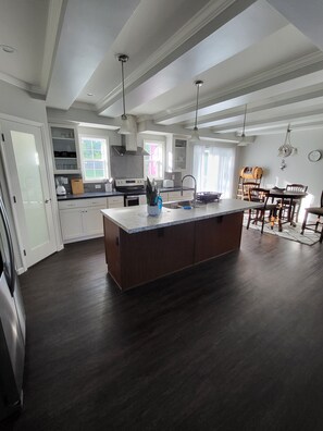 Fridge, microwave, oven, stovetop - Hillside Relaxation in Endless Mountains. Minutes from Tioga Downs. Sleeps 8 (Rome)