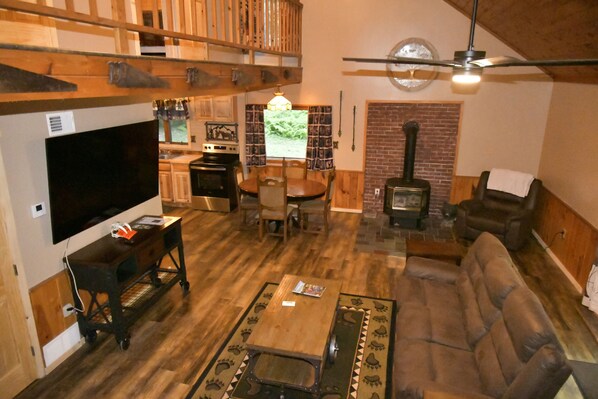 Smart TV, fireplace, stereo