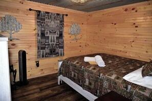3 Schlafzimmer, Schreibtisch, Reisekinderbett, kostenloses WLAN