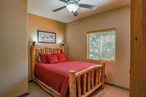 4 bedrooms, iron/ironing board, free WiFi, bed sheets - Gorgeous Cabin Retreat with AC and Hot Tub in the Pinetop Country Club (pinetop)