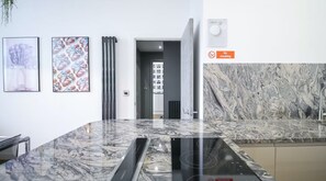 Leilighet | Eget kjøkken | Kjøleskap, mikrobølgeovn, ovn og kokeplater