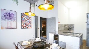 Private kitchen - 1-bed Loft Apartment - Free Parking, Central (Manchester)