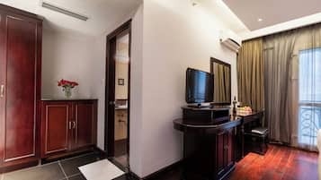 Deluxe-herbergi fyrir tvo | Rúmföt af bestu gerð, míníbar, öryggishólf í herbergi, skrifborð