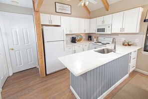 Fridge, microwave, oven, stovetop - Cozy Coastal Escape 3BR 3BA Lakefront Tranquility (Pawleys Island)