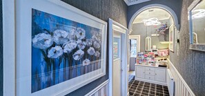 المنشأة من الداخل