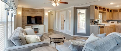 TV, fireplace