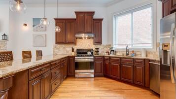 Fridge, microwave, oven, dishwasher