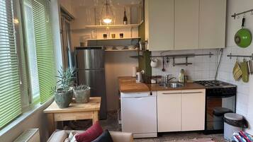 Køleskab, ovn, kogeplade, opvaskemaskine