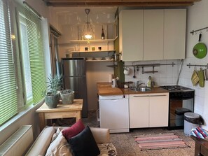 Refrigerador, horno, parrilla de estufa y lavavajillas